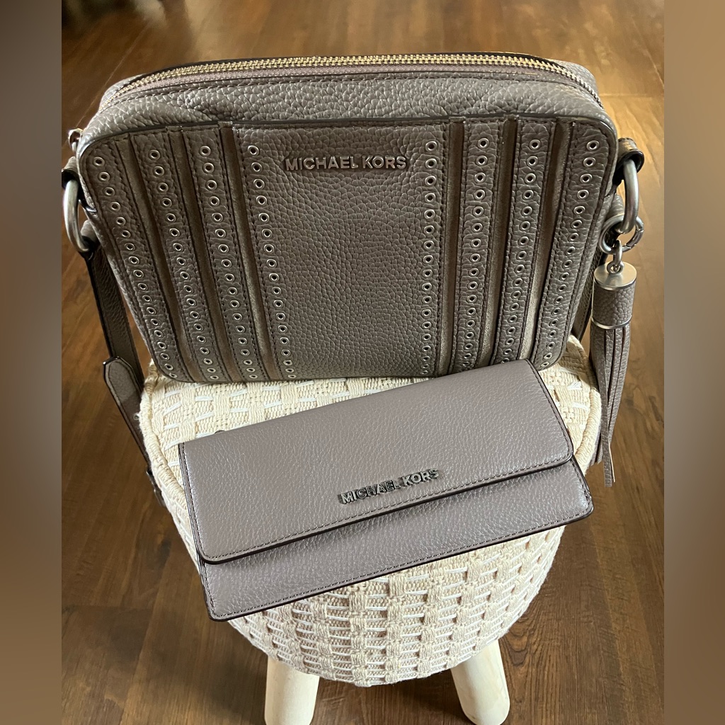 Michael Kors Crossbody With Matching Bedford Wallet In Cinder.